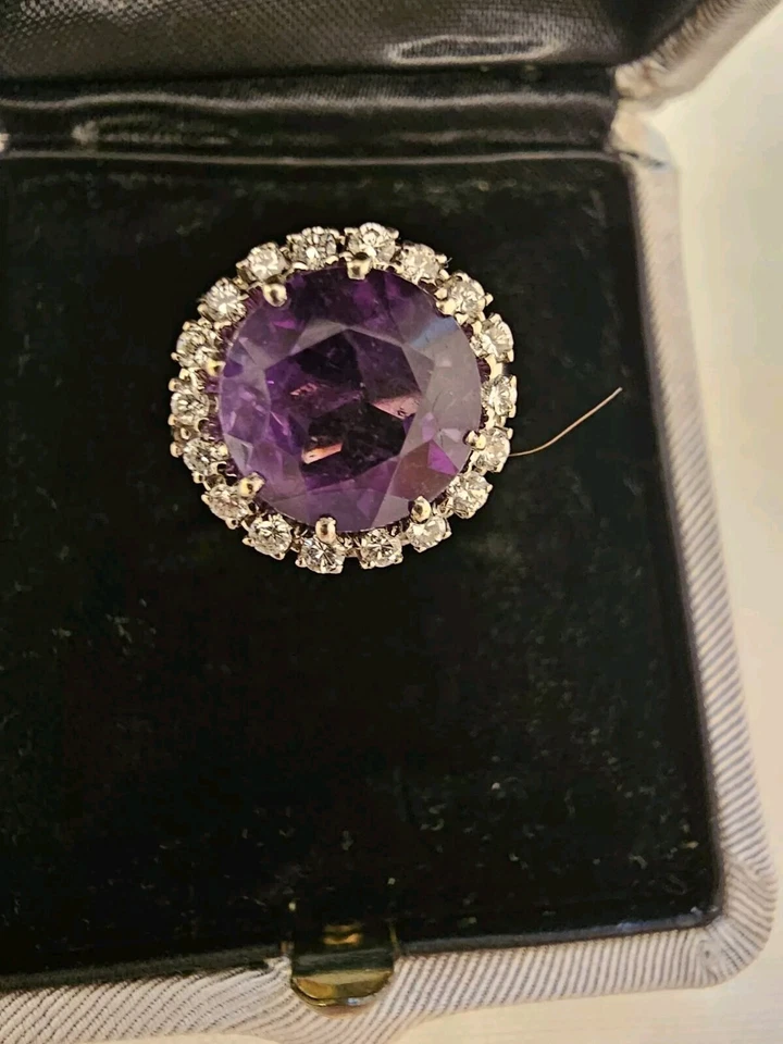 585 Goldring Vintage mit 18 Brillanten und wertvollen, großen, dunklen Amethyst. - Bild 1 von 4