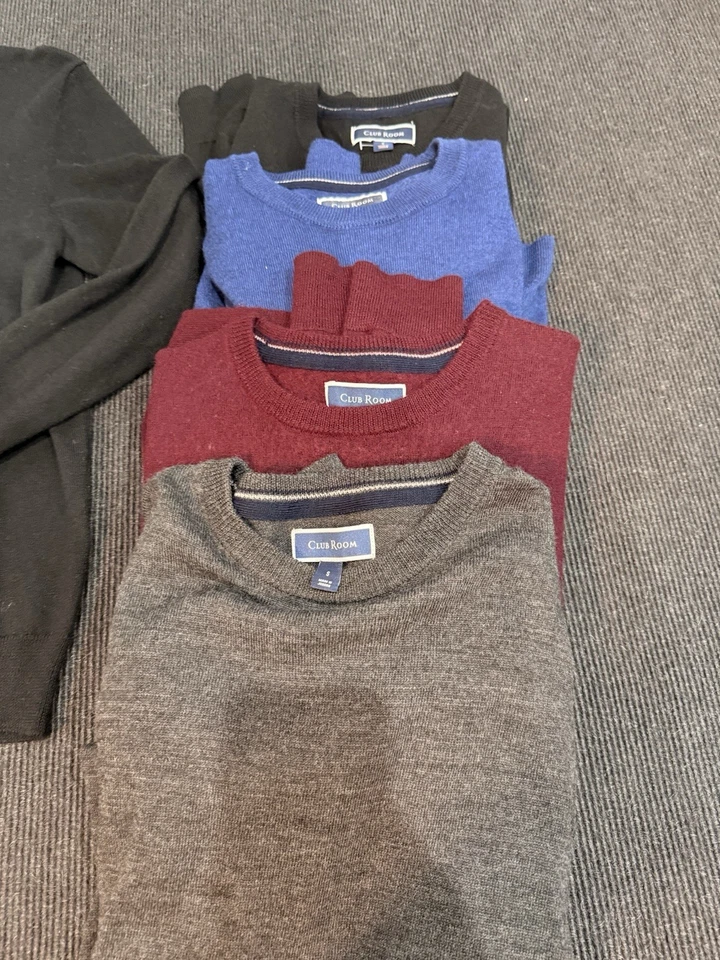 Suéteres cuello redondo. Clubroom. Talla pequeña. Pack de 5. 2 negros, 1 azules, 1 rojos, 1 grises. Foto 2 de 3
