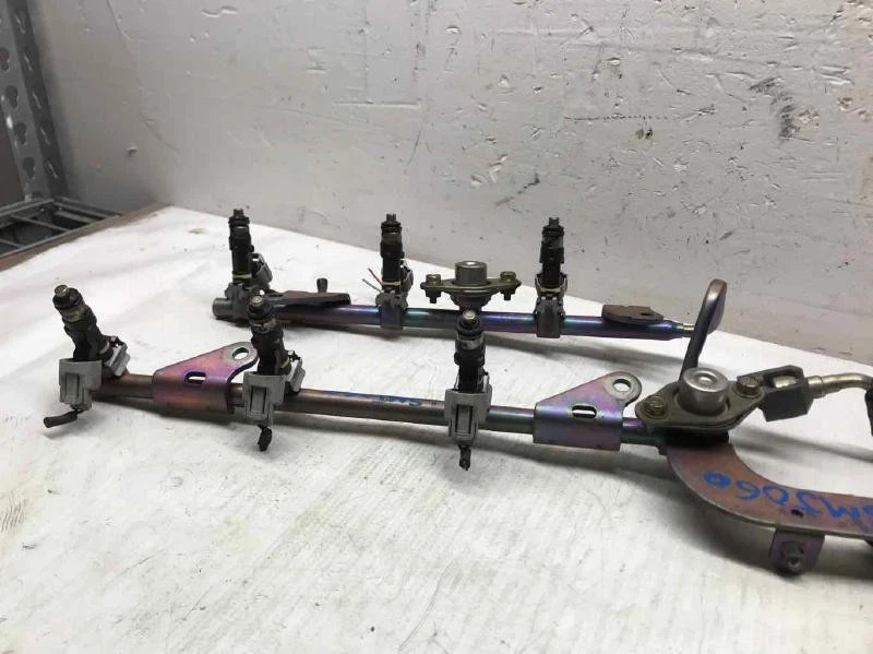 2004-2006 Nissan Altima,Maxima,Quest Set of Six Fuel Injectors &Rail  3.5L 6 Cyl - Image 2 of 4