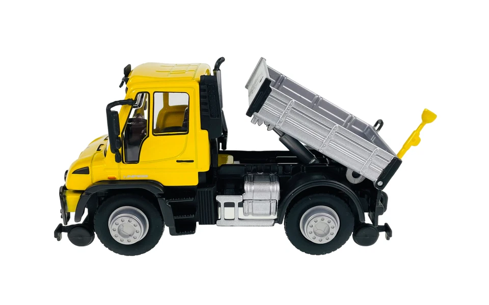 MAISTO MERCEDES-BENZ UNIMOG YELLOW 1:43 DIE CAST METAL MODEL NEW IN BOX  - Image 3 of 4