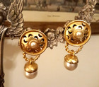 VTG Transformer Large Faux Pearl  Matte Gold Tone Clip Earrings - Gorgeous! #28 — photo 1