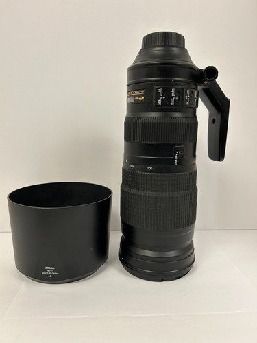 Nikon AF-S NIKKOR Objektiv 200–500 mm f/5,6 E ED VR mit Gegenlichtblende LESEN