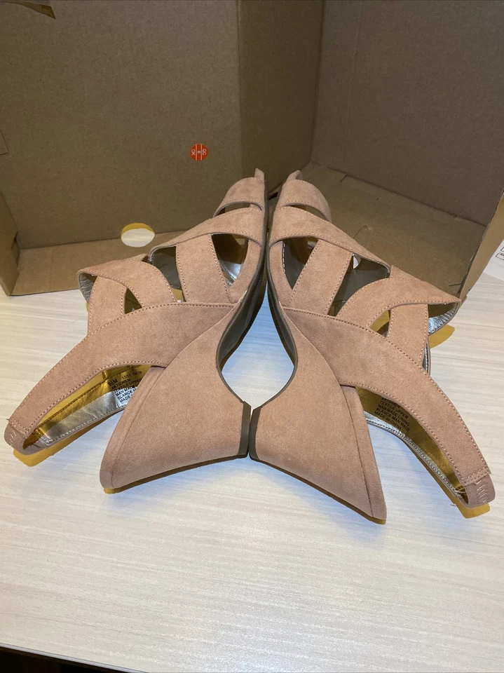 Sandalia Anne Klein AK7GWEN Rosa Gamuza Punta Abierta Tacón de Cuña Sin Cordones Tirantes Talla 9.5 Foto 3 de 4