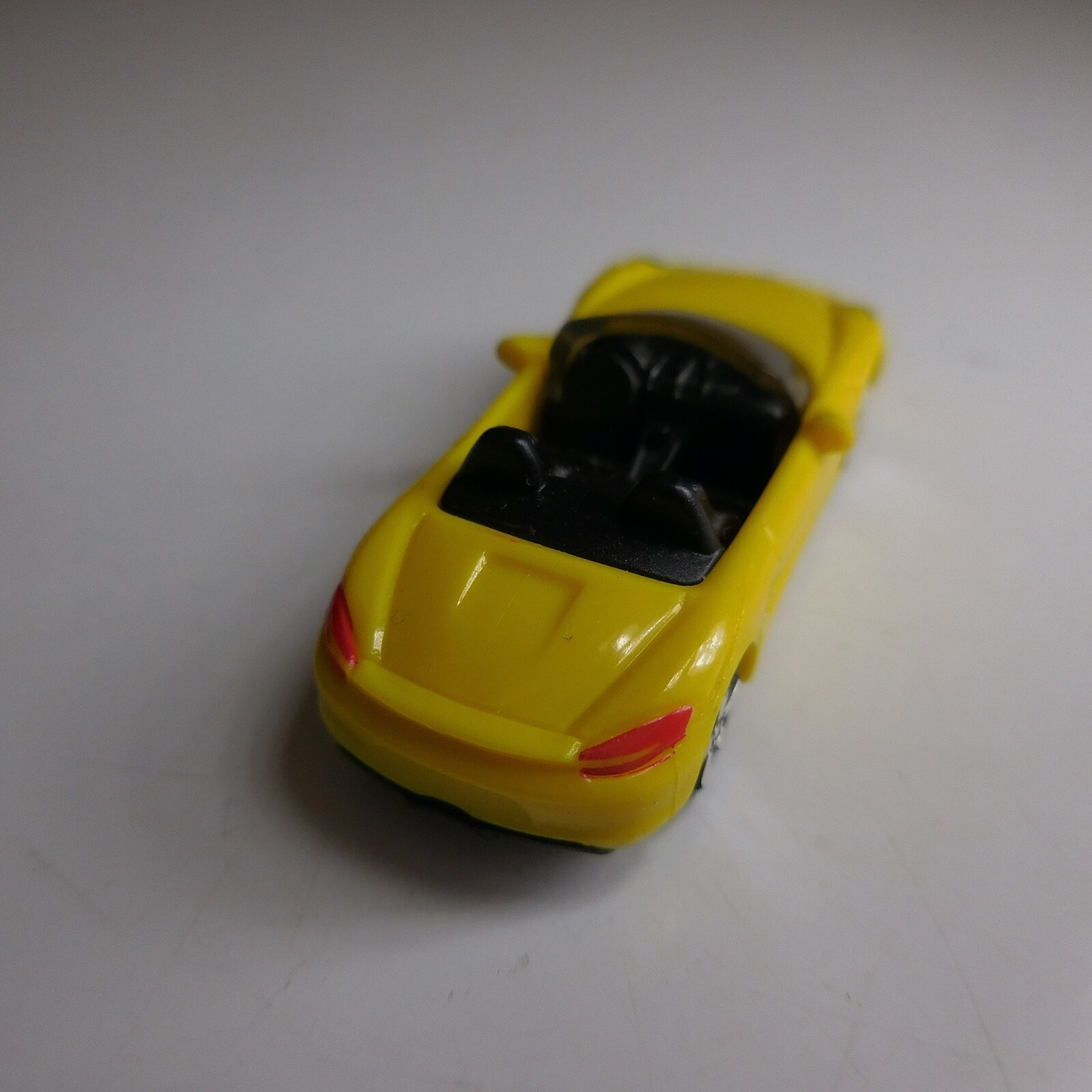 VOITURE MINIATURE PORSCHE jaune cabriolet décapotable MPG