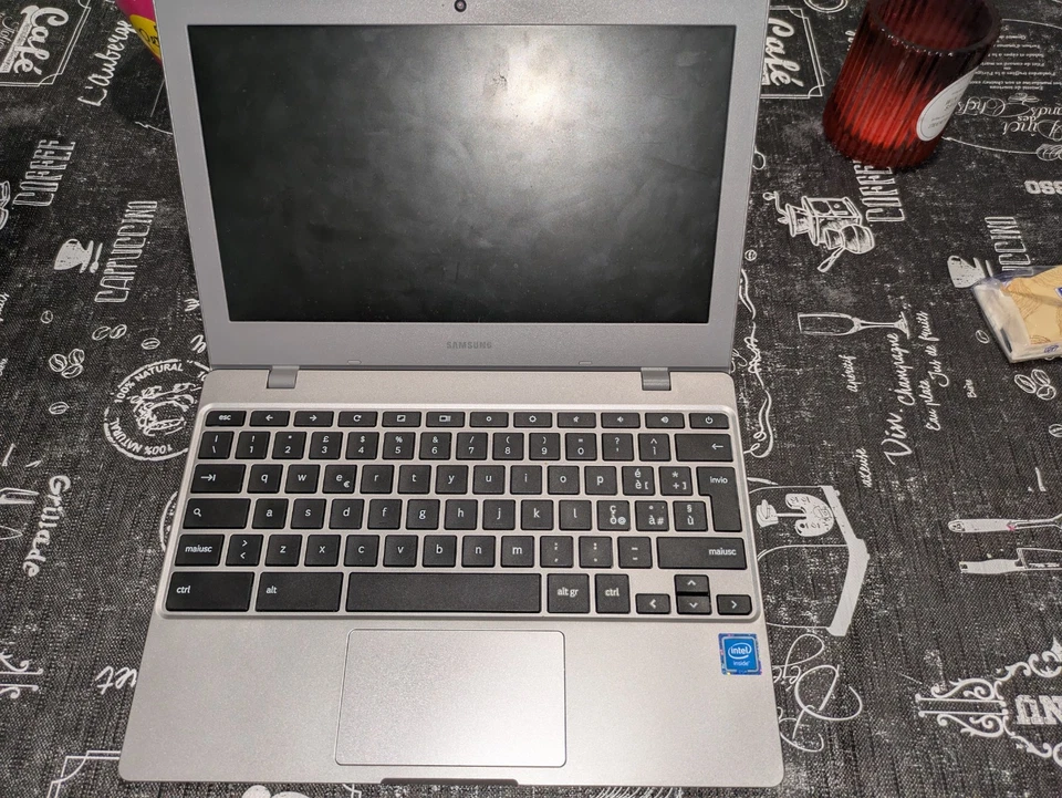 Samsung Chromebook 4 11,6" (Intel Celeron N4000, 4GB RAM, 64GB eMMC) Notebook - - Immagine 3 di 4