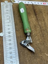 Ouvre Boîte  outils anciens cuisine Ustensiles  Réf 26/1589