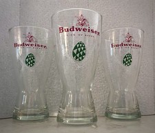 ¡3 vasos BUDWEISER 'Rey de las Cervezas'! ¡2 versiones de 12 oz y 1 de 16 oz con diseño de salto!