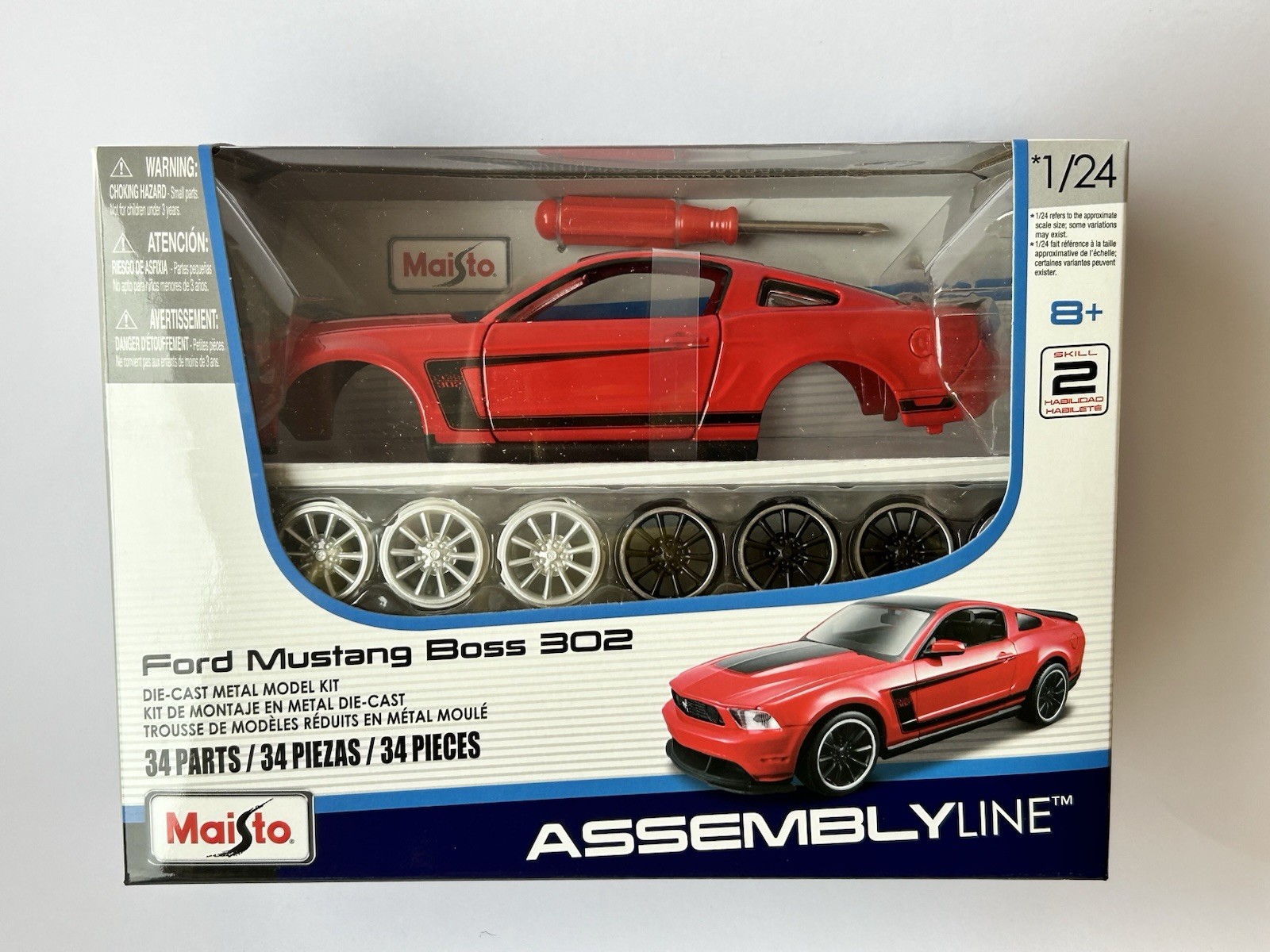 Ford Mustang Boss 302 red muscle car Maisto 1/24 diecast metal model kit #39269