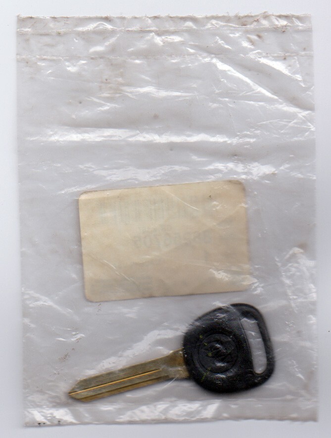 GM 88956705 Door Lock and Ignition Key - Direct Replacement for 