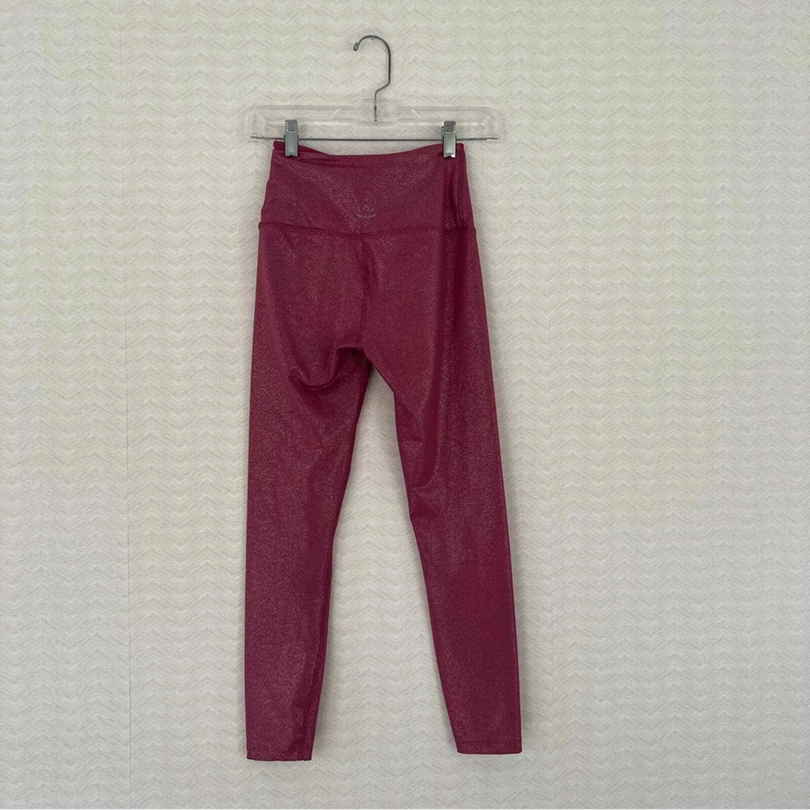 beyond-yoga twinkle high waisted midi leggings
