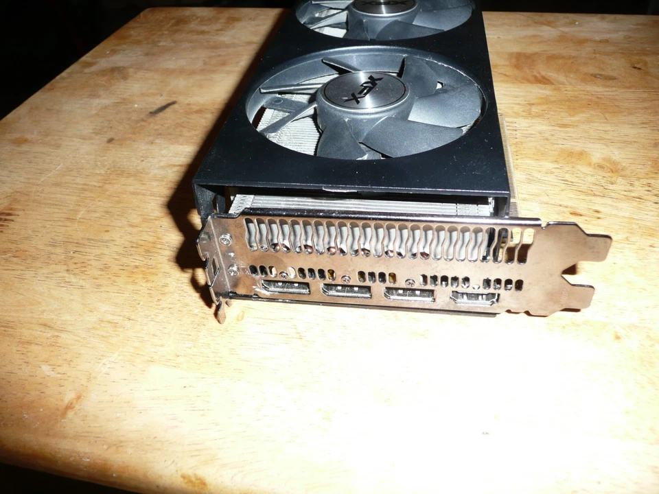 XFX Radeon R9 Fury 4GB (it's a 4GB VEGA) - Image 4 of 4