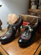 London Boots Witch Shoes Poetic Whiplash Black Leather Size 9 - 9.5 EU 39.5