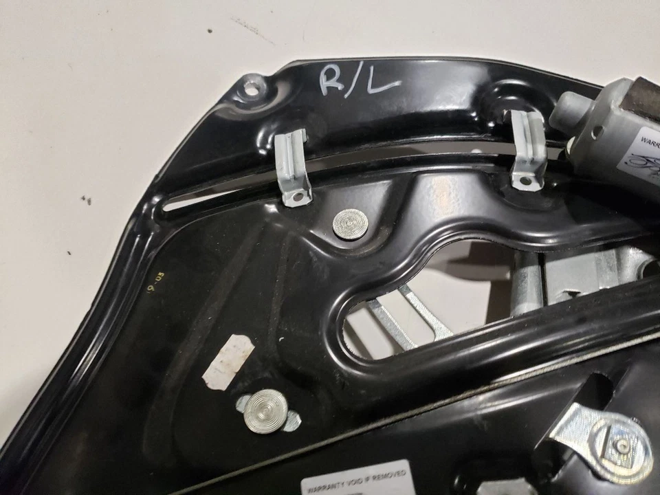 Cuarto regulador de ventana trasero izquierdo - Mercedes W209 CLK500 2003 cupé - 03-09 OEM Foto 4 de 4