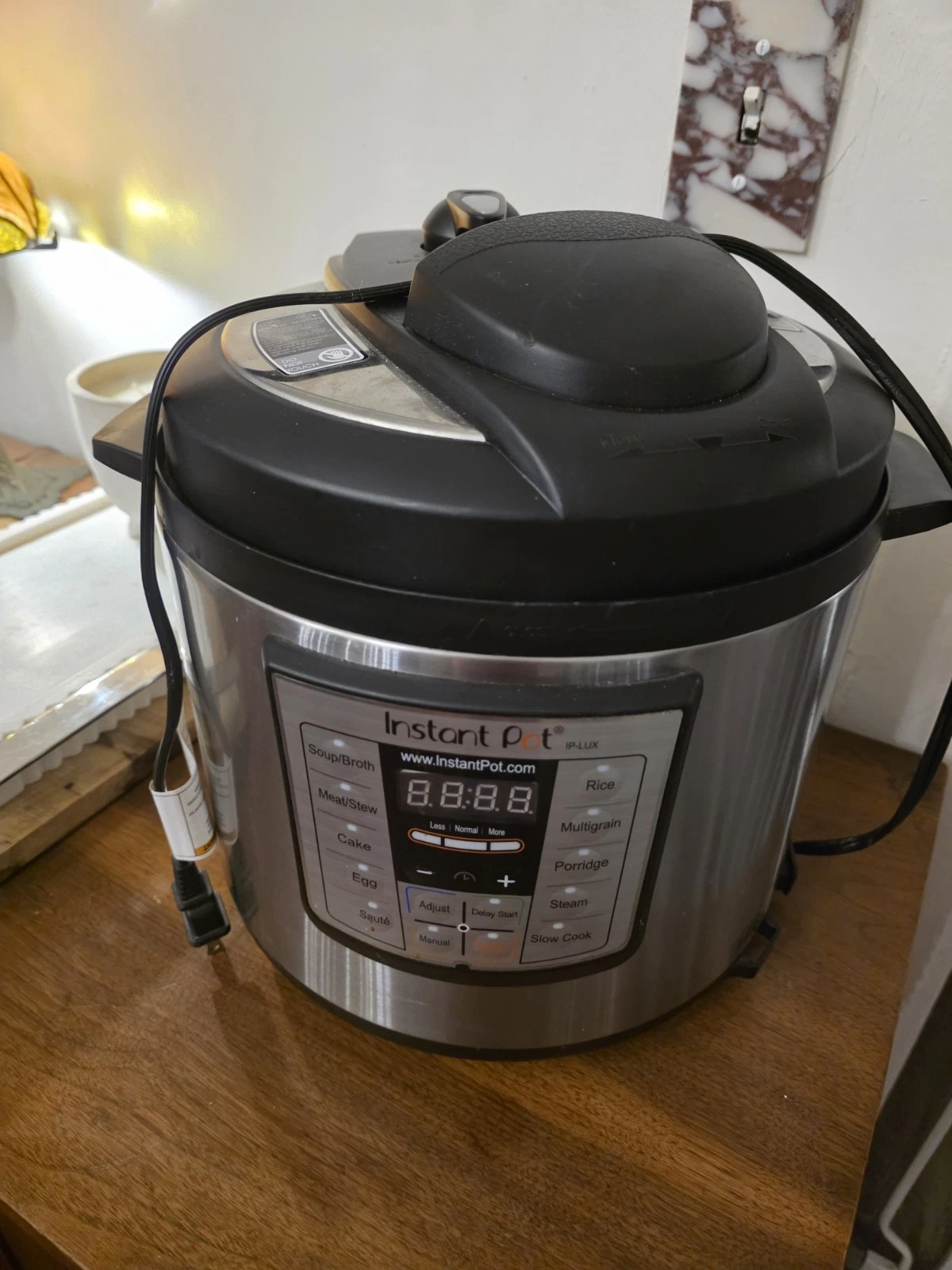 Instant Pot IP-LUX 60 V3 Pressure Cooker 6 Quart