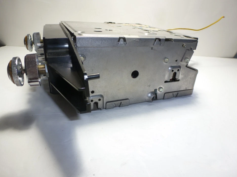 Vintage DELCO Car Radio AM / FM Stereo Cassette UM-6 16025016. - Image 2 of 4