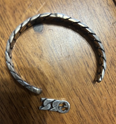 Gucci Interlocking Bracelet Cuff Silver $569 - Picture 2 of 6