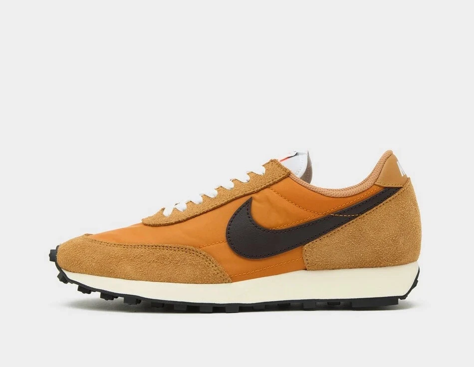 Nike Daybreak Men's Shoes in Brown