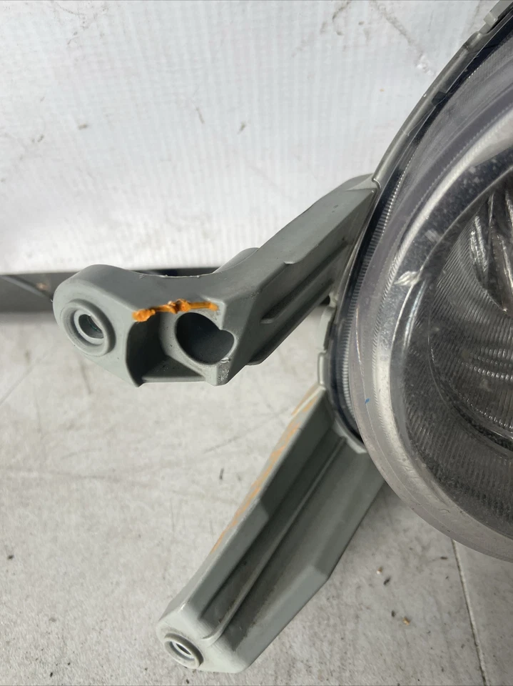 HYUNDAI VELOSTER 2013-2017 TURBO LUZ ANTINIEBLA IZQUIERDA OEM Foto 4 de 4