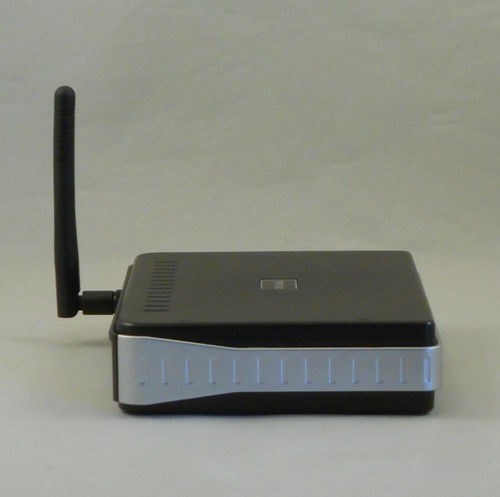 D-Link WBR-1310 54 Mbps 4 Port 10/100 Wireless Router - Picture 3 of 8
