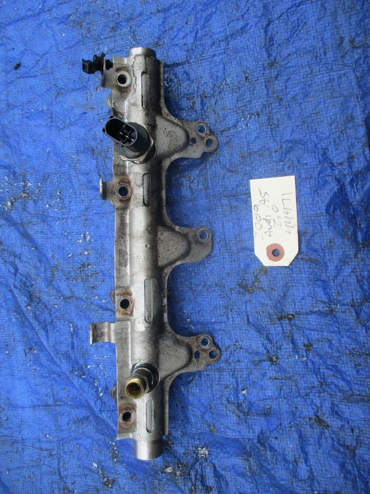 2009 Audi A4 2.0 turbo fuel rail assembly 1019139S01 engine motor 2.0T OEM Foto 3 de 4