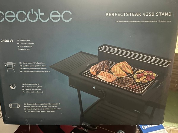 Cecotec Barbacoa eléctrica PerfectSteak 4250 Stand con 2400 W, Parrilla de Acero