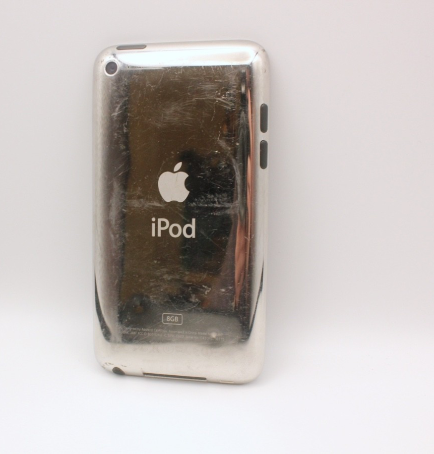 Jailbroken Apple iPod Touch 4th Generation - 8GB - Loaded With