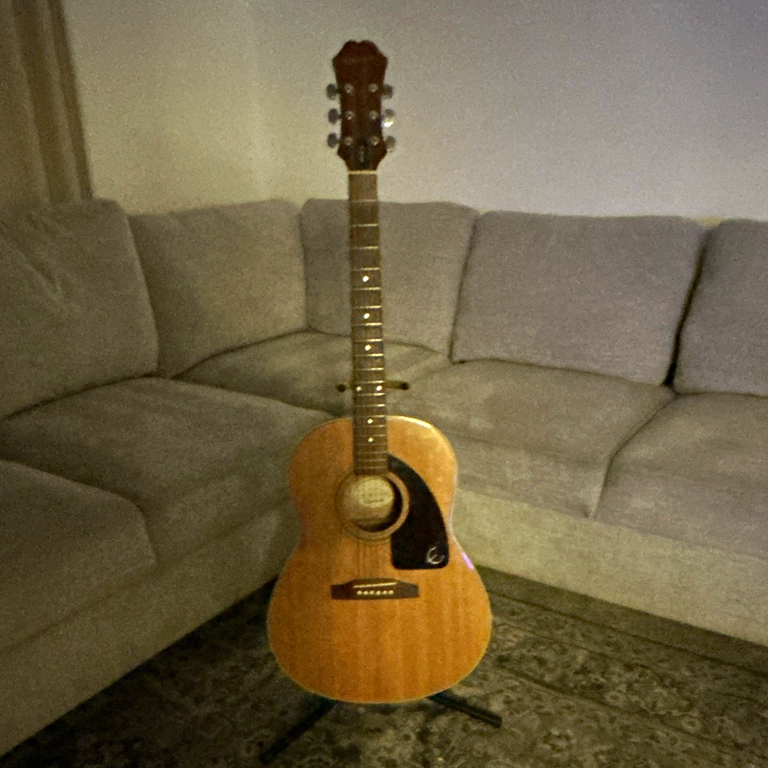 Epiphone AJ-15E NA Dreadnought Acoustic Guitar 6-String Natural w/ Capo