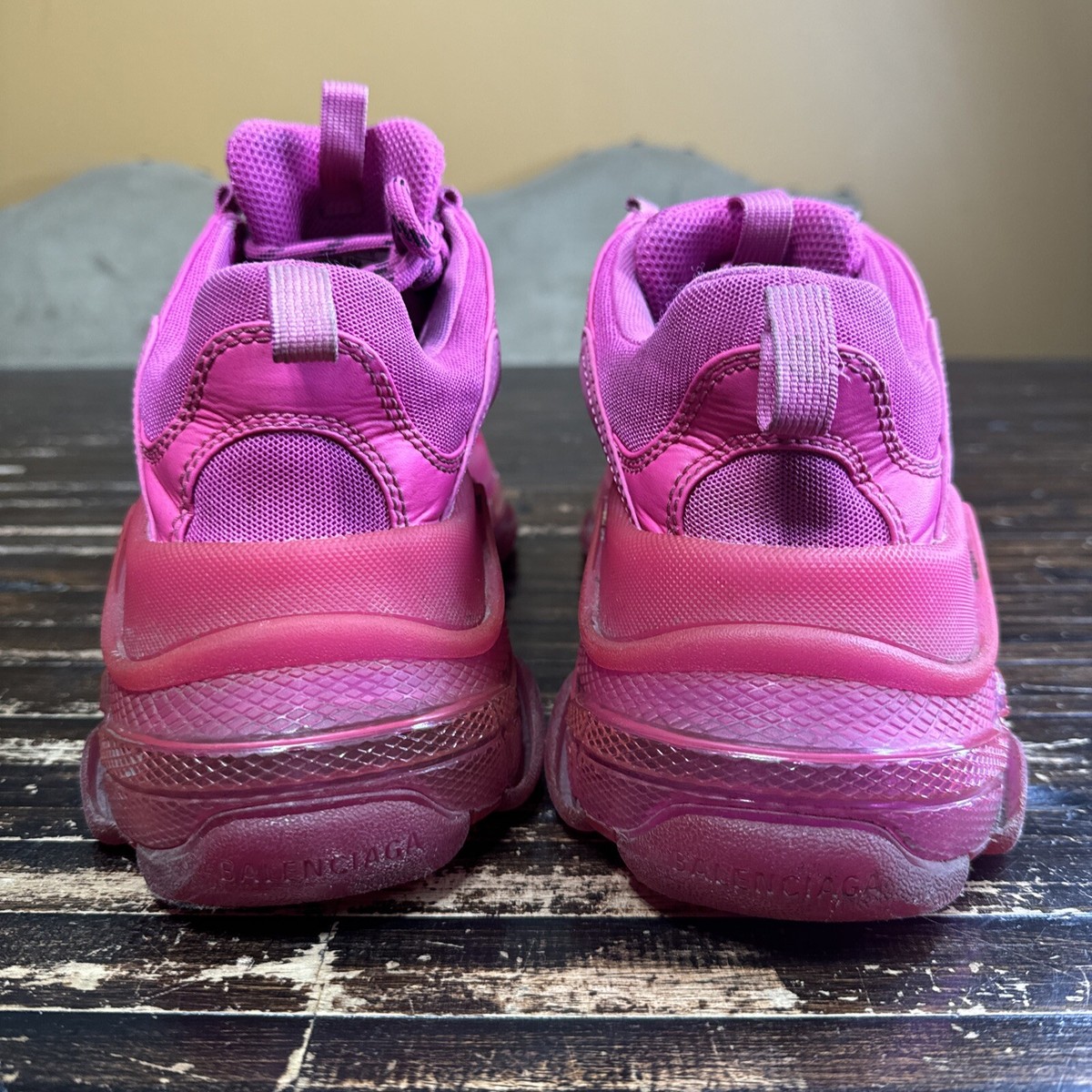 got a black en pink balenciaga size men 7 Balenciaga Triple S Shoes Men main image 2