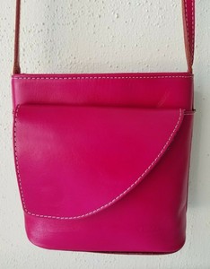 vera pelle small shoulder bag