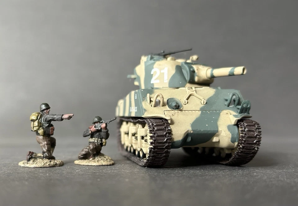 Matchbox Collectibles 1:72 WWII US M4 Sherman 105mm & Mine Roller Support Tanks - Image 3 of 4