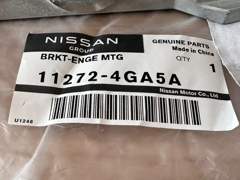 Infiniti Genuine FX35 G37 Q60 Q70 Right Engine Mounting Bracket 11272-4GA5A OEM - Imagem 2 de 4