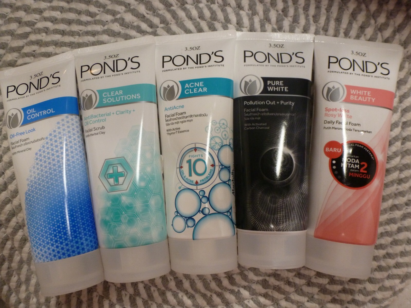 ponds charcoal scrub