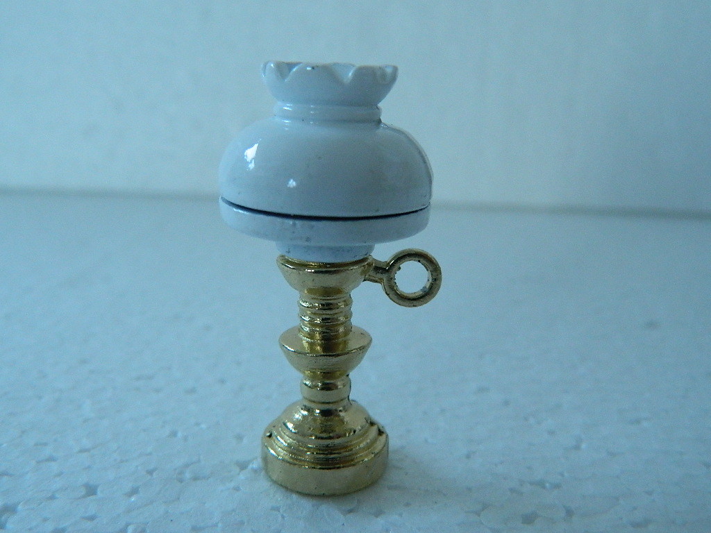 (M3.10) 1/12th scale DOLLS HOUSE NON WORKING GAS LAMP