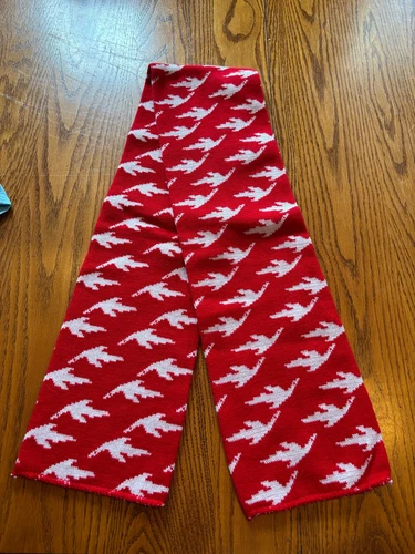 RARE NWOT Wawa Unisex Acrylic Knit Scarf Red & White Flying Goose Logo