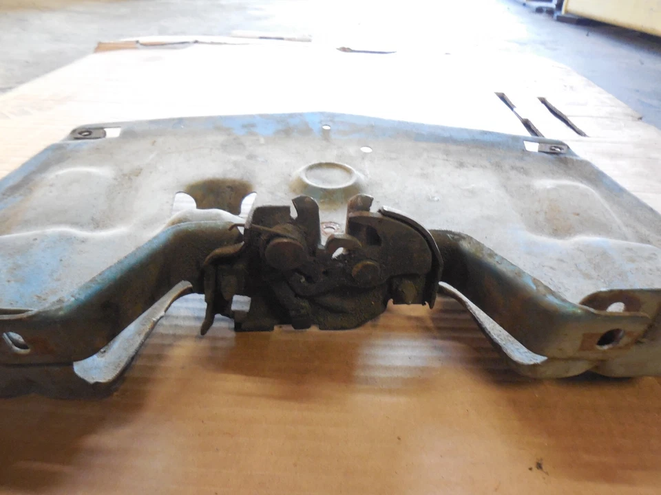 Pontiac Firebird 82-92, convertible parachoques delantero capó cierre panel placa Foto 4 de 4