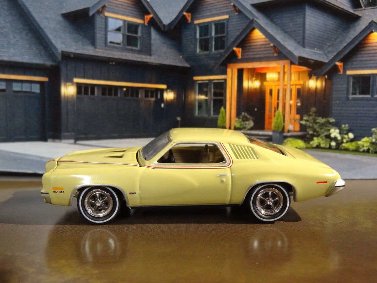 1ST GEN 1973-75 PONTIAC GRAND AM 455 V8 COUPE 1/64 SCALE DIECAST