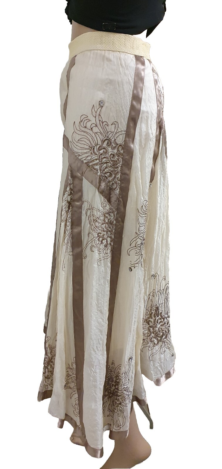 Trelise Cooper URCHIN SZ 12 Swish Skirt . Cream Color With Rose Gold