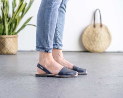 Pons Classic Style Avarca French Blue Leather Sandals 10 NEW 
