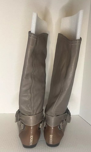 B. Makowsky Taupe Neutral Soft Leather Flat Knew Boots Women’s Size 8.5 Wide - Picture 4 of 15