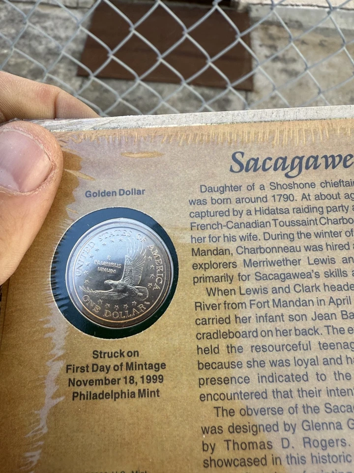 Golden Dollar Coin Sacagawea 2000-P Struck on First Day of Mintage (M1) USA 1999 - Image 3 of 4