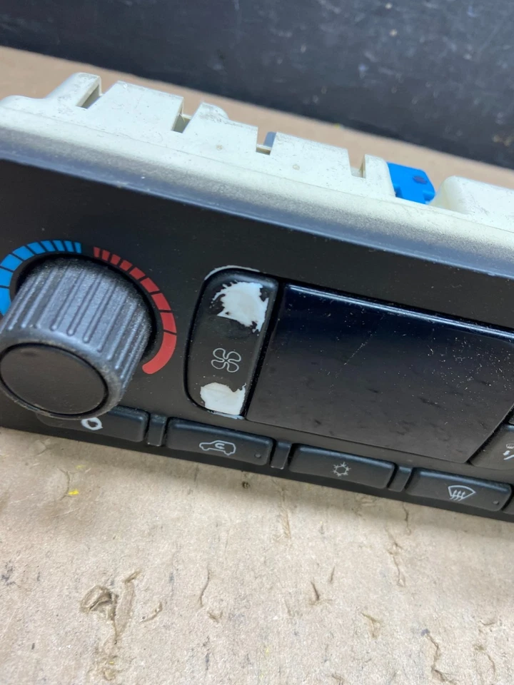 GMC Chevrolet Envoy Trailblazer 2003-2006 panel de aire acondicionado control de clima T5990 DG Foto 4 de 4