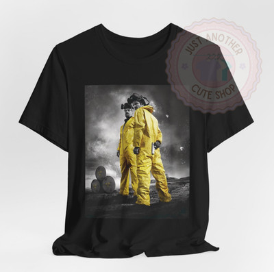 Breaking Bad T-Shirt   Walter White and Jesse Pinkman Hazmat Suits!   TV Show!