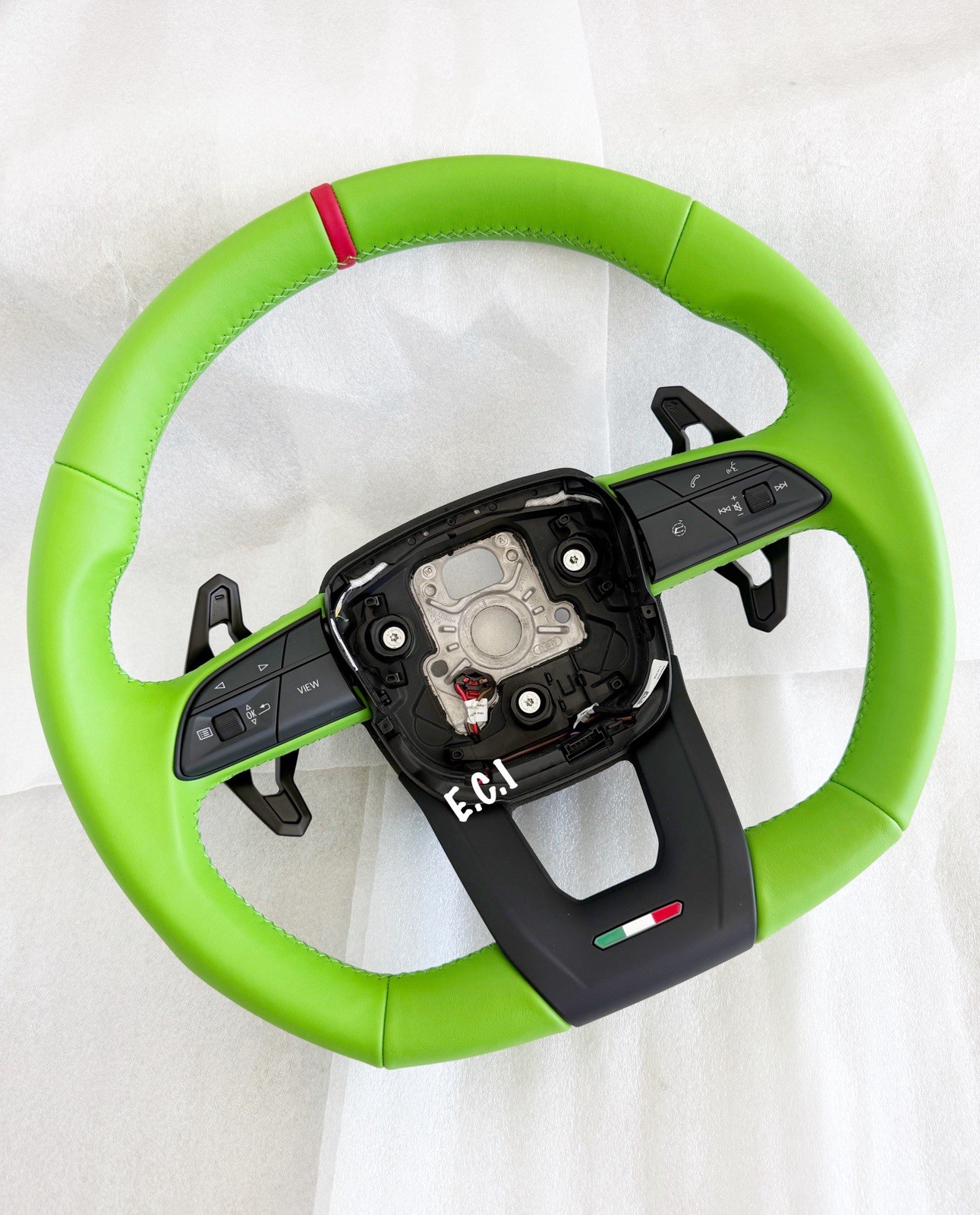 Lamborghini Urus 2026 Steering wheel Green