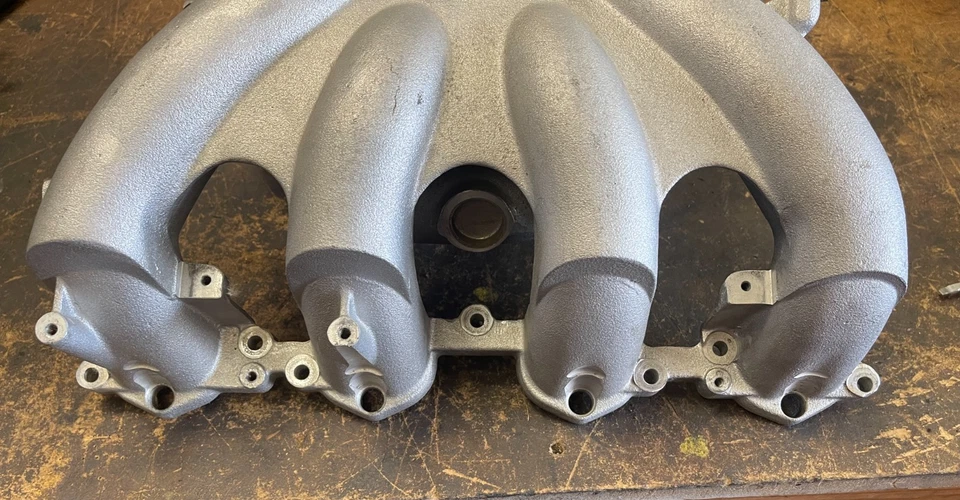 Porsche 968 1992-1995 3.0L OEM Intake Manifold 9441103354R  - Image 3 of 4