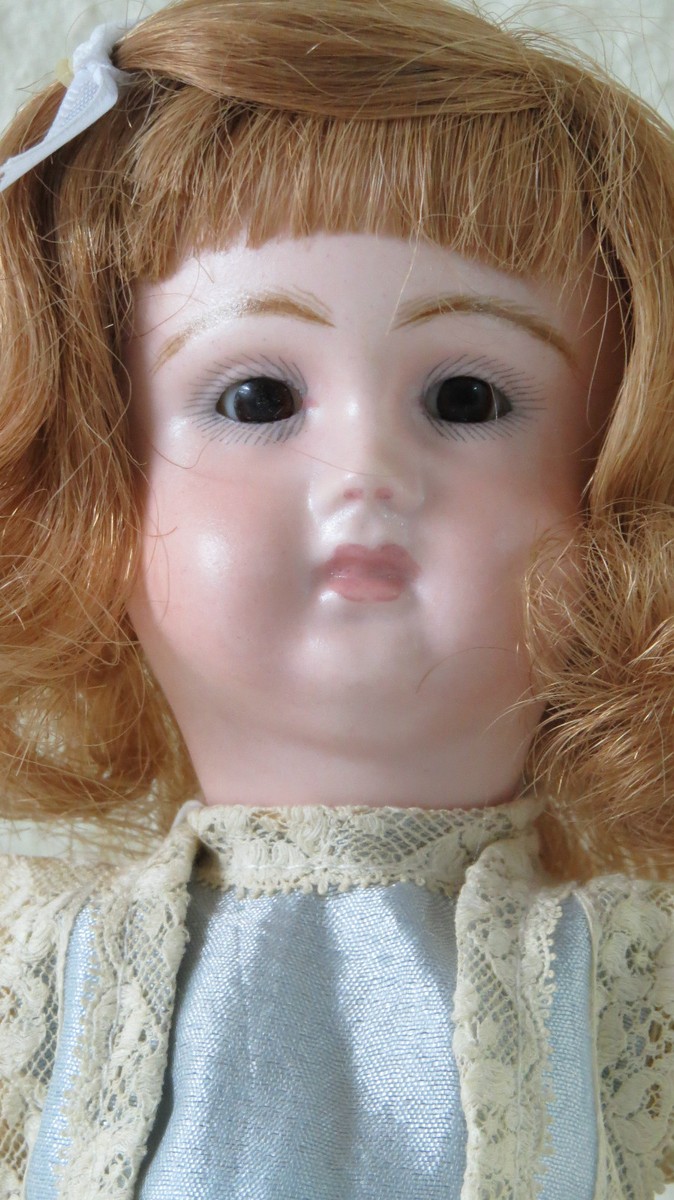 Très Belle Reproduction De Poupée Ancienne Schmitt, Pas Une Jumeau, Occasion