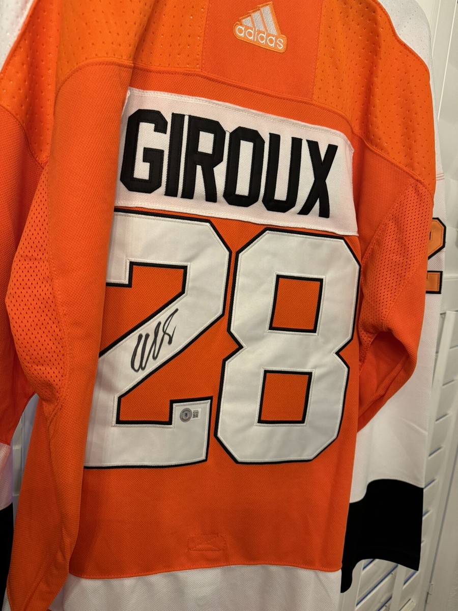 Claude Giroux Signed Philadelphia Flyers Jersey Beckett BAS COA