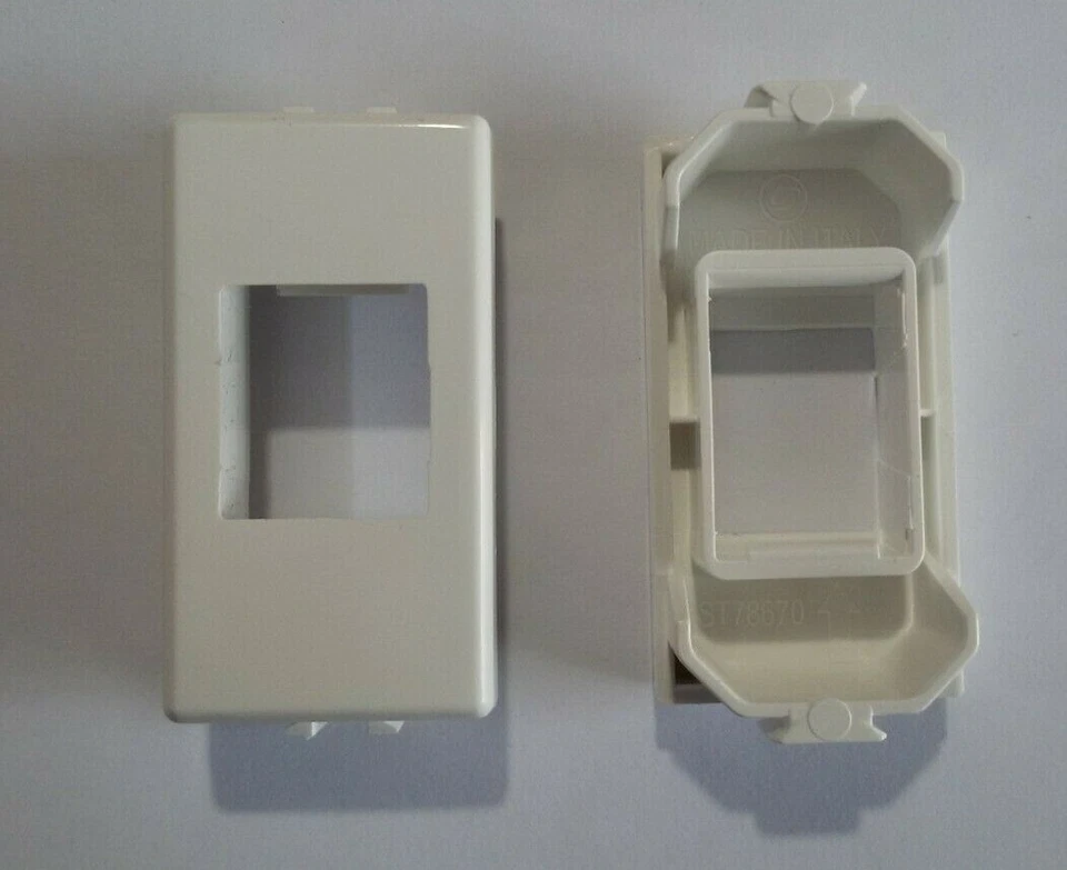 presa di rete dati rj45 cat6 bticino matix bianco + supporto 4P viti e placca - Immagine 4 di 4