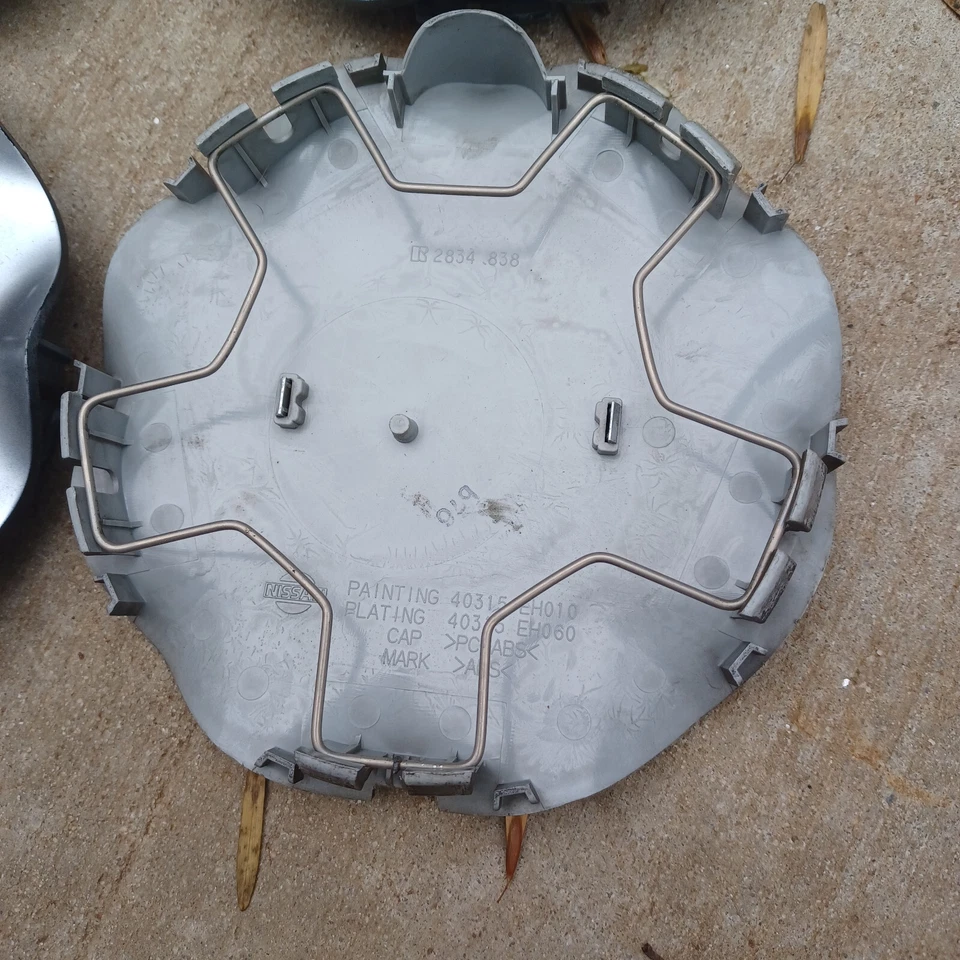 Juego de tapas centrales Infiniti M35 M45 (4 piezas) 2006-2007 número de pieza 40315-EH010 Foto 3 de 3