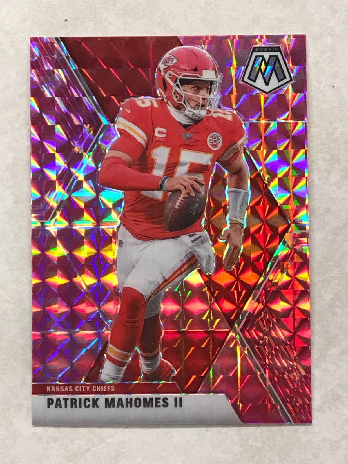 2020 Panini Mosaic Camo Pink Prizm Patrick Mahomes #1 KC Chiefs