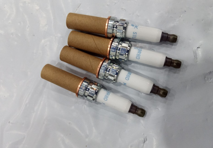 4PCS Laser Iridium Spark Plugs For NGK BMW 12120039664 97506 SILZKBR8D8S